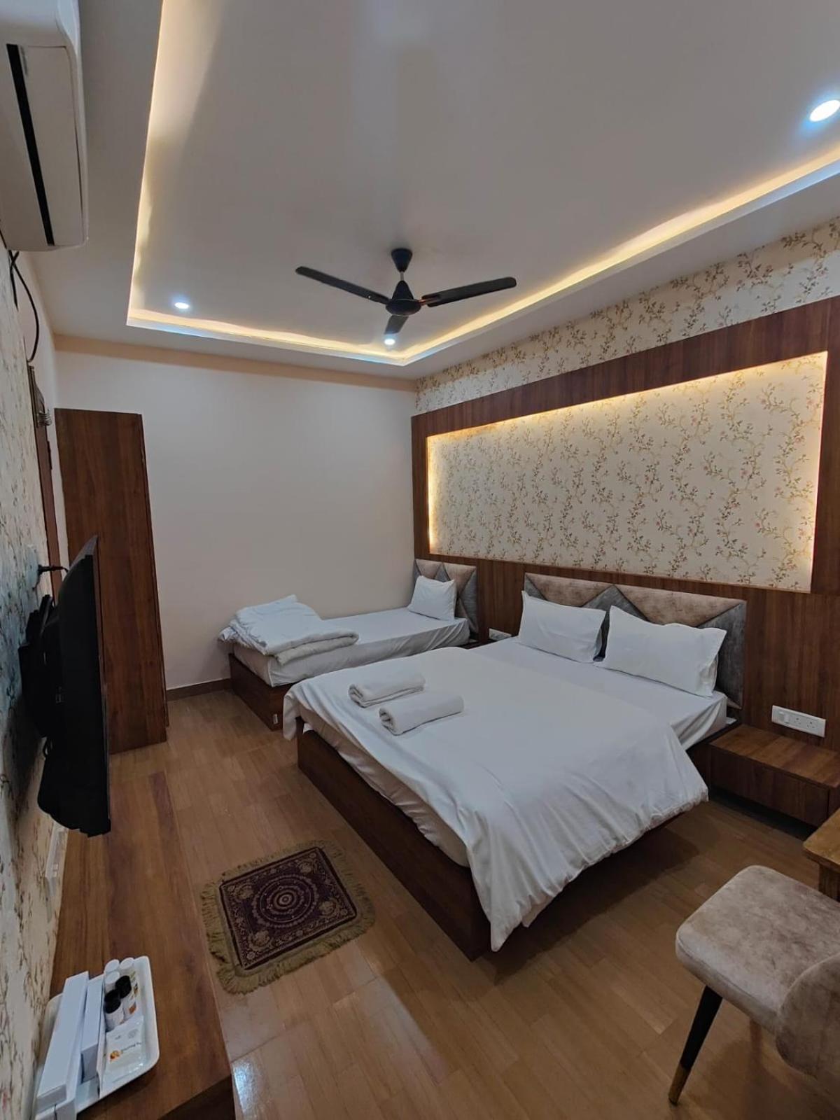 Hotel Mangal Murti Варанасі Екстер'єр фото