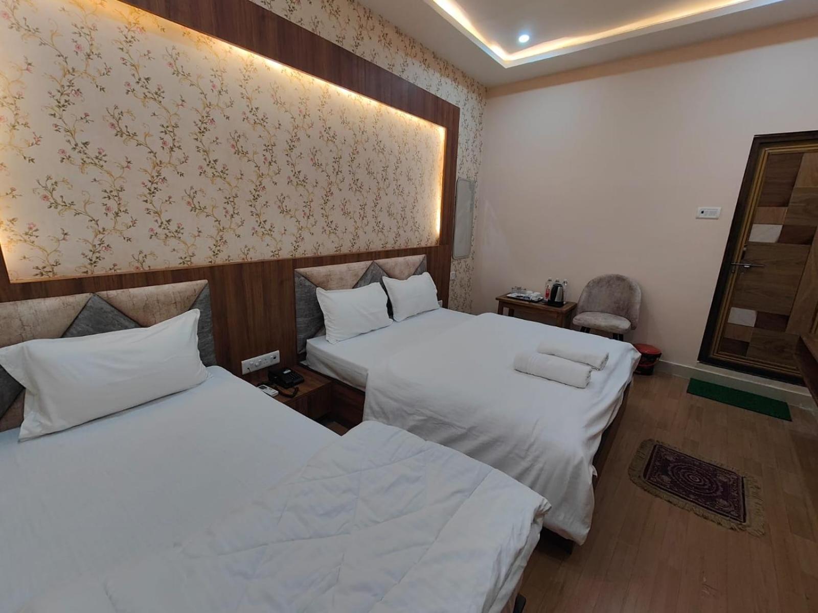 Hotel Mangal Murti Варанасі Екстер'єр фото