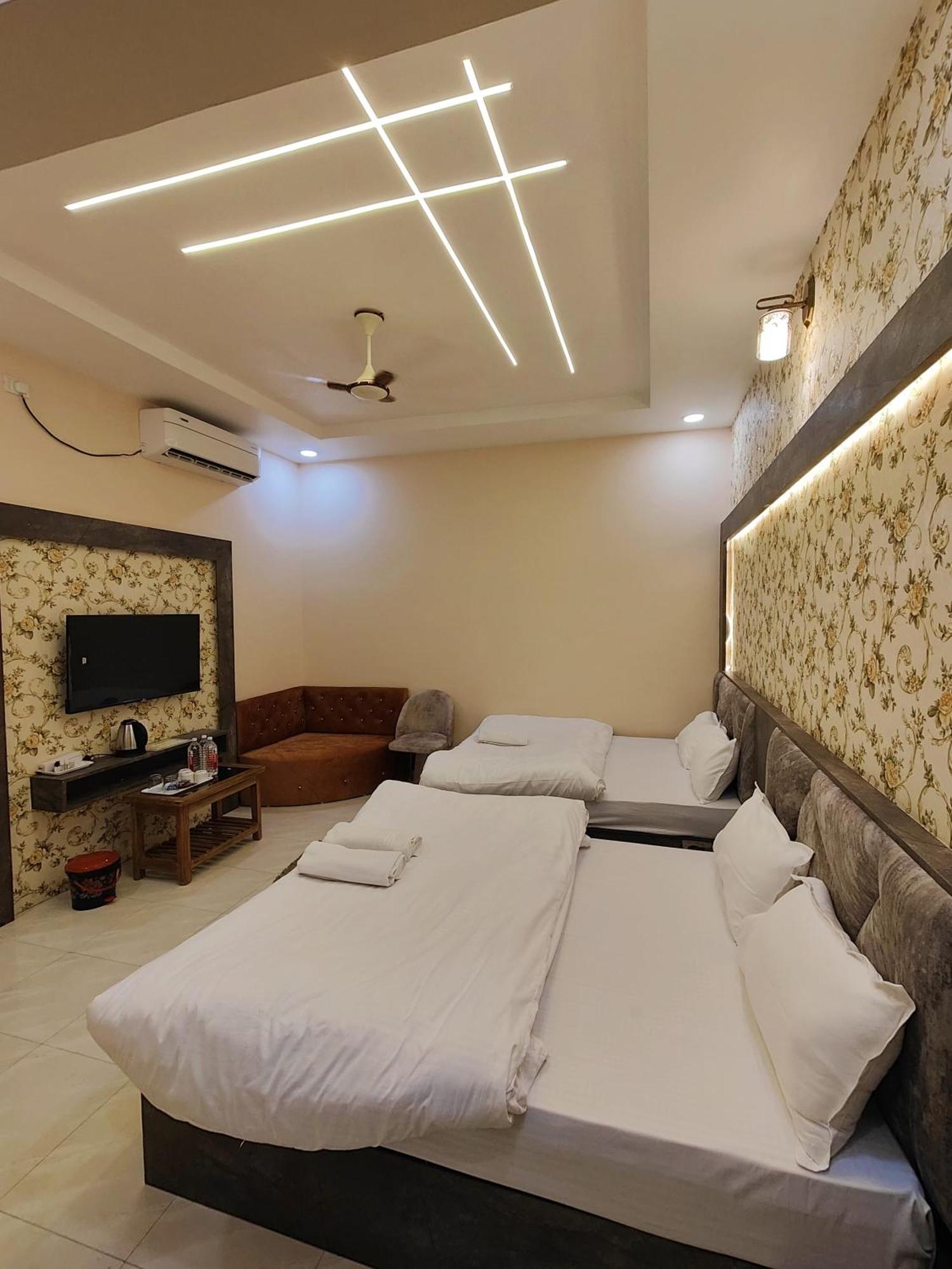 Hotel Mangal Murti Варанасі Екстер'єр фото