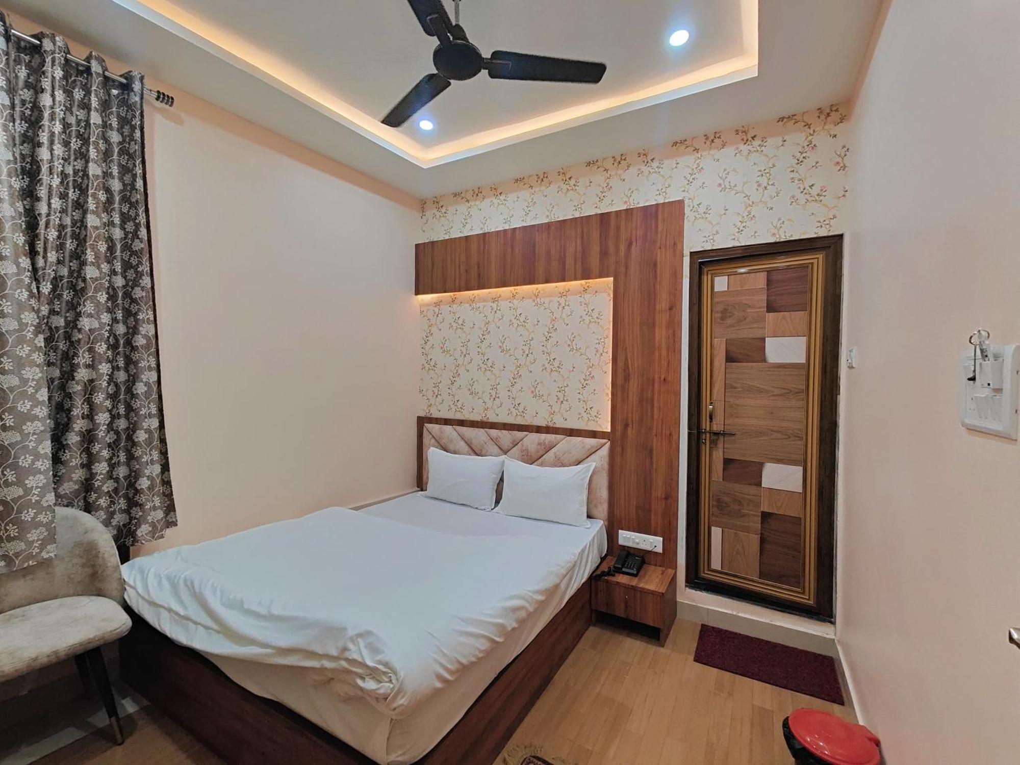 Hotel Mangal Murti Варанасі Екстер'єр фото