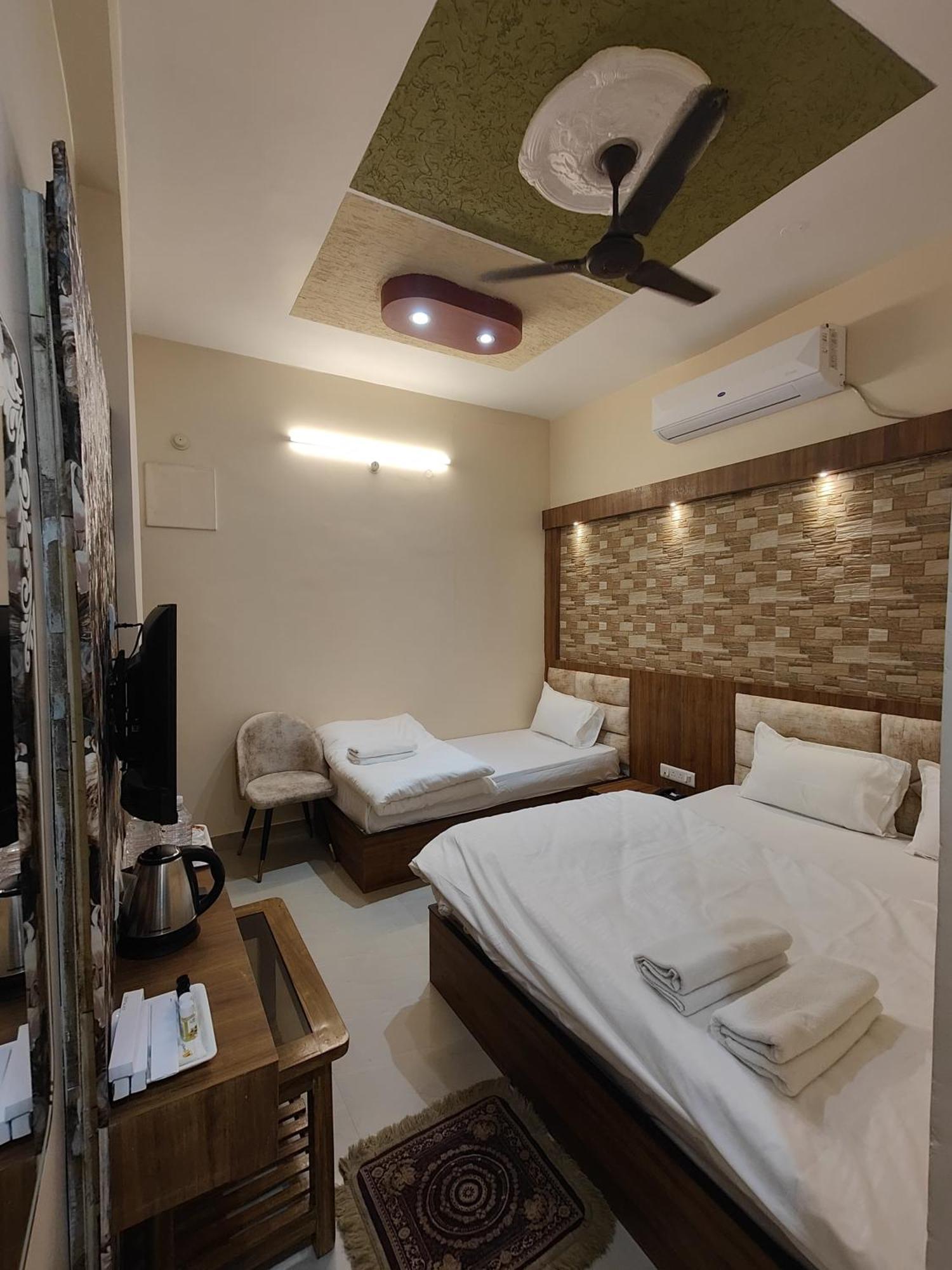 Hotel Mangal Murti Варанасі Екстер'єр фото